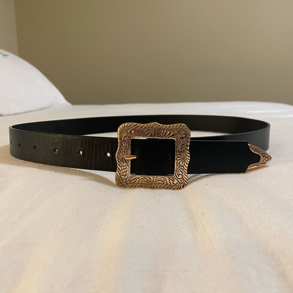 Lizard Thicket woman’s belt size large